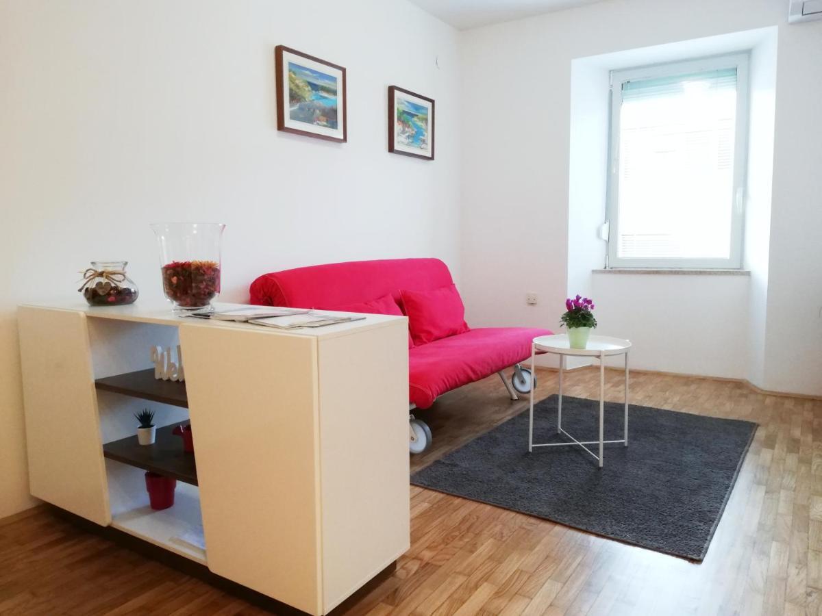 אומאג City Center Apartment מראה חיצוני תמונה